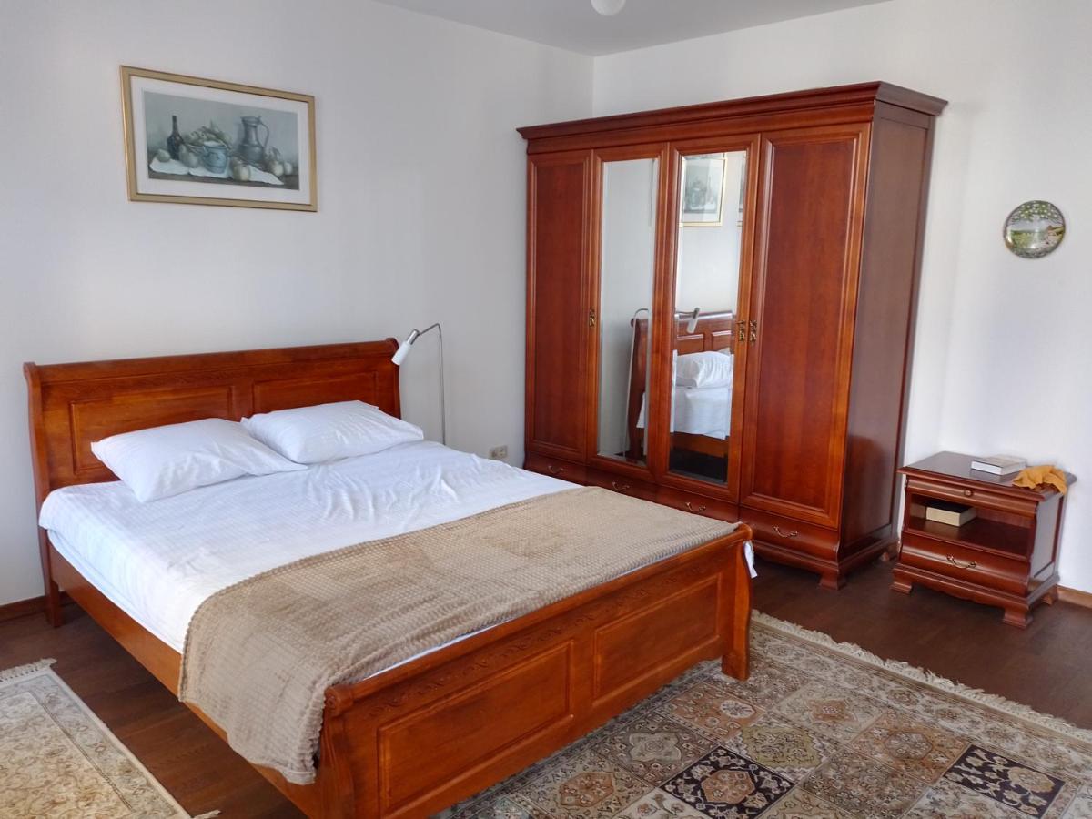 Premium Class Apartment, Free Parking, Maximum 5 Guests, 2 Bedrooms, 3 Beds 리가 외부 사진