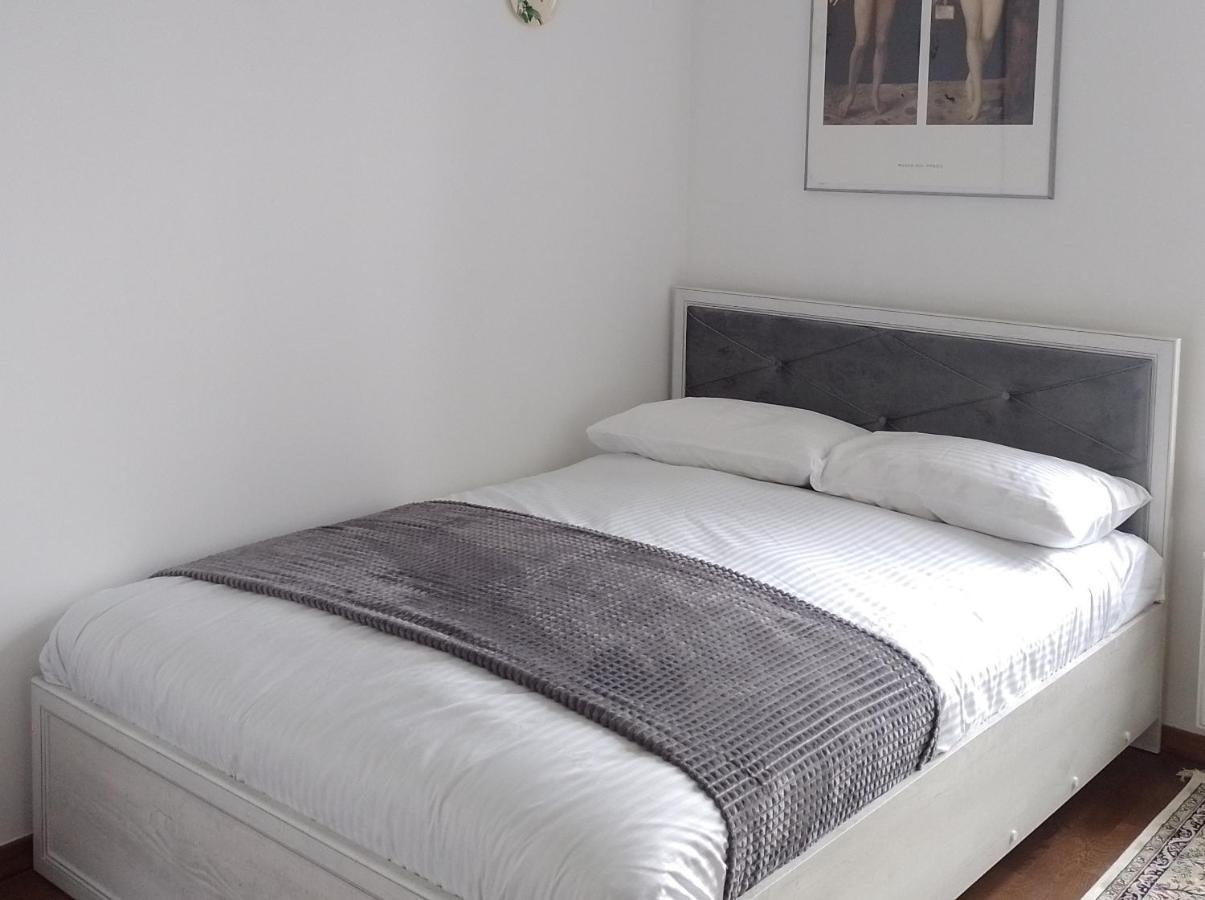 Premium Class Apartment, Free Parking, Maximum 5 Guests, 2 Bedrooms, 3 Beds 리가 외부 사진