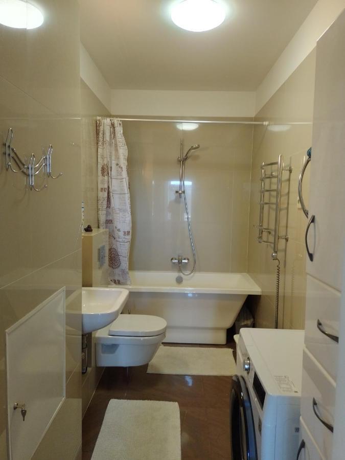 Premium Class Apartment, Free Parking, Maximum 5 Guests, 2 Bedrooms, 3 Beds 리가 외부 사진