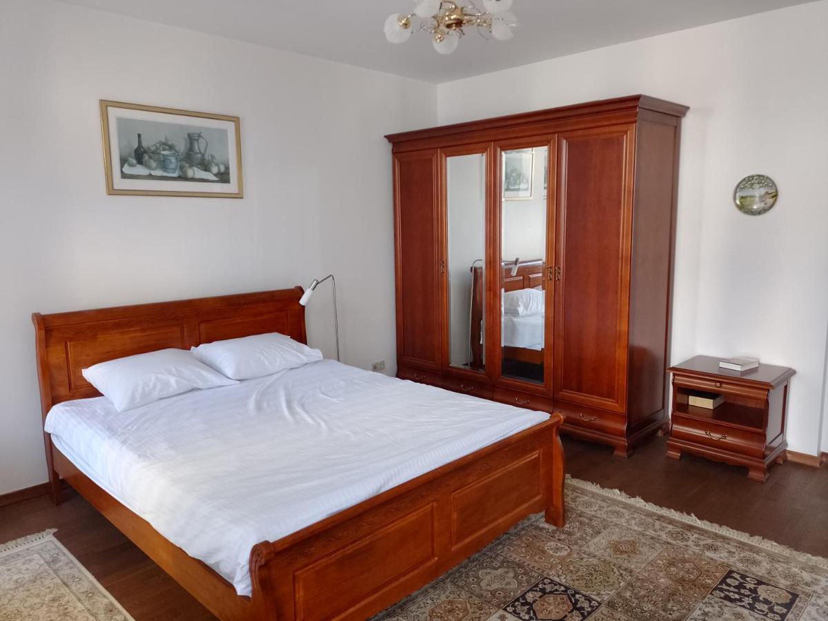 Premium Class Apartment, Free Parking, Maximum 5 Guests, 2 Bedrooms, 3 Beds 리가 외부 사진